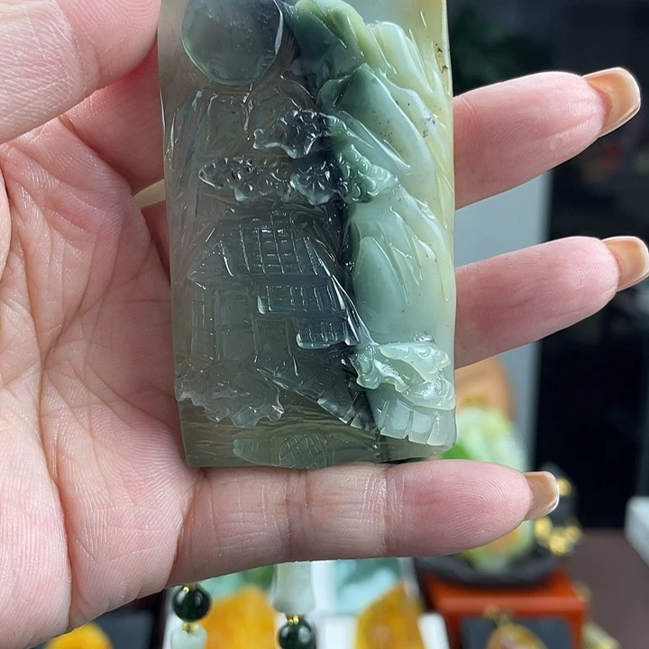 蛇纹石玉未镶嵌颈饰
