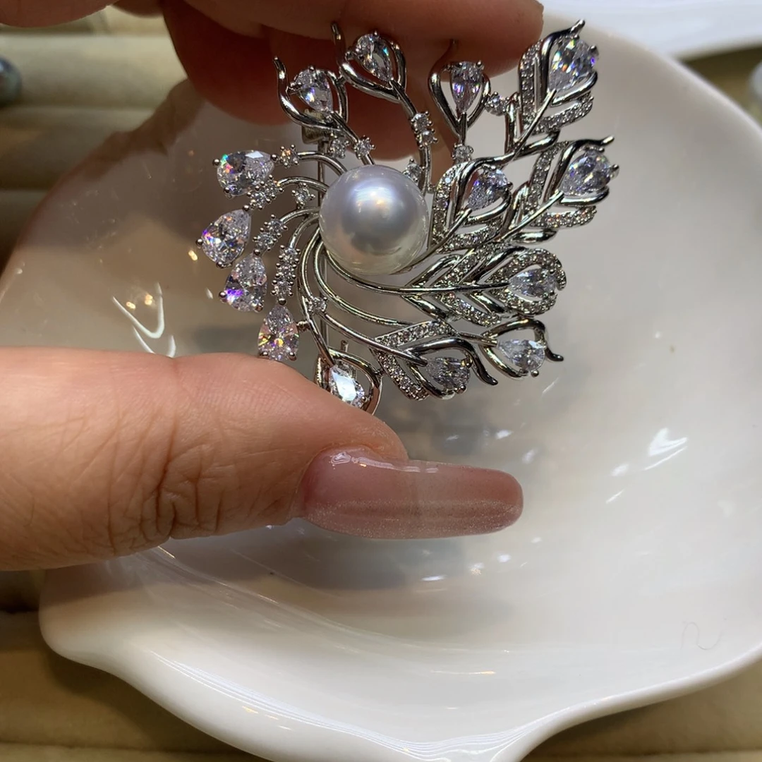 未镶嵌胸饰海水珍珠