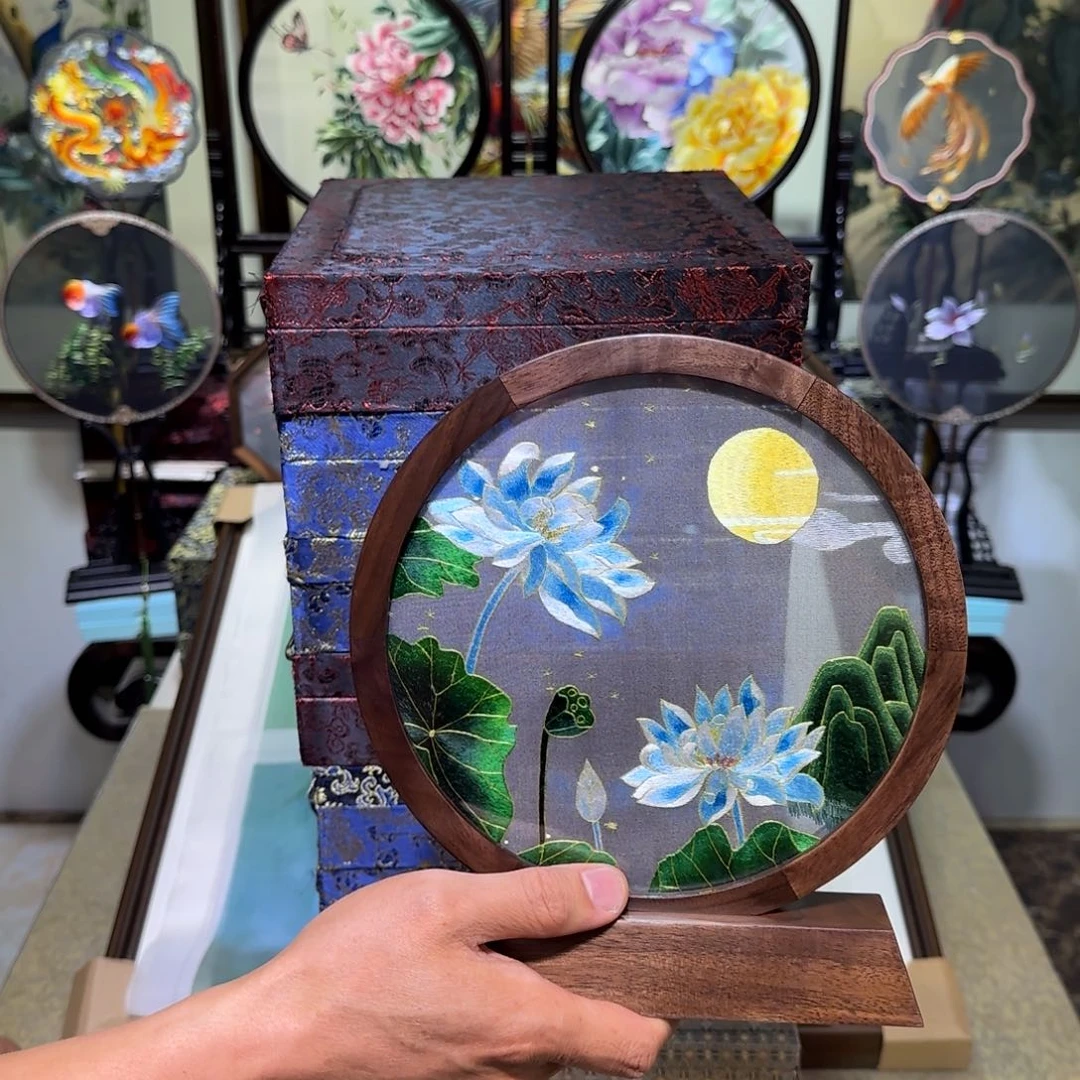 刺绣刺绣工艺精湛