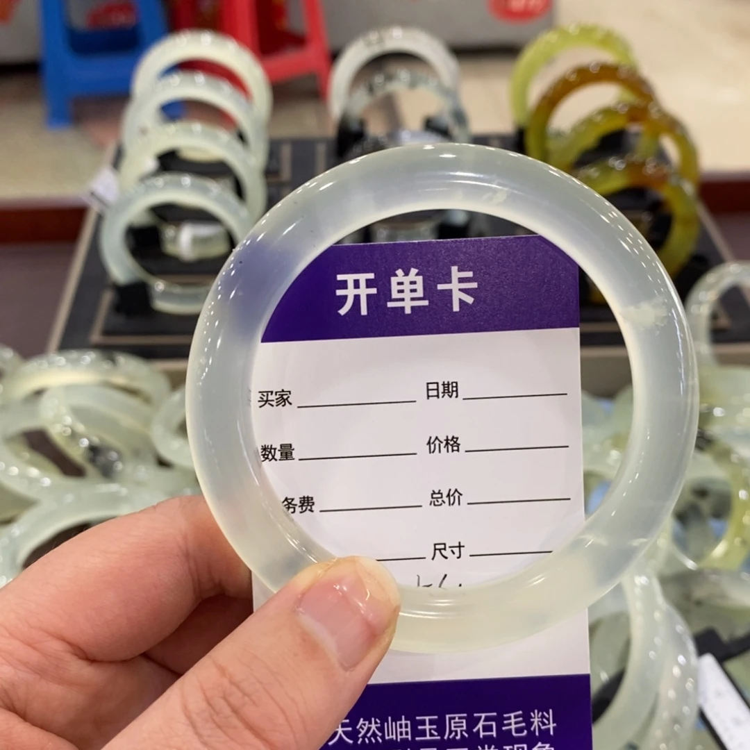 蛇纹石玉手镯未镶嵌