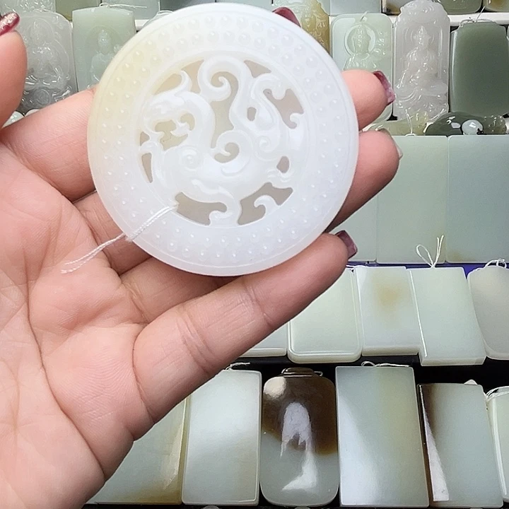 颈饰未镶嵌和田玉