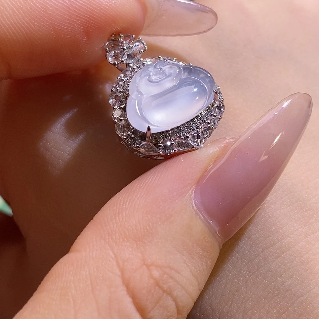 翡翠未镶嵌颈饰佛