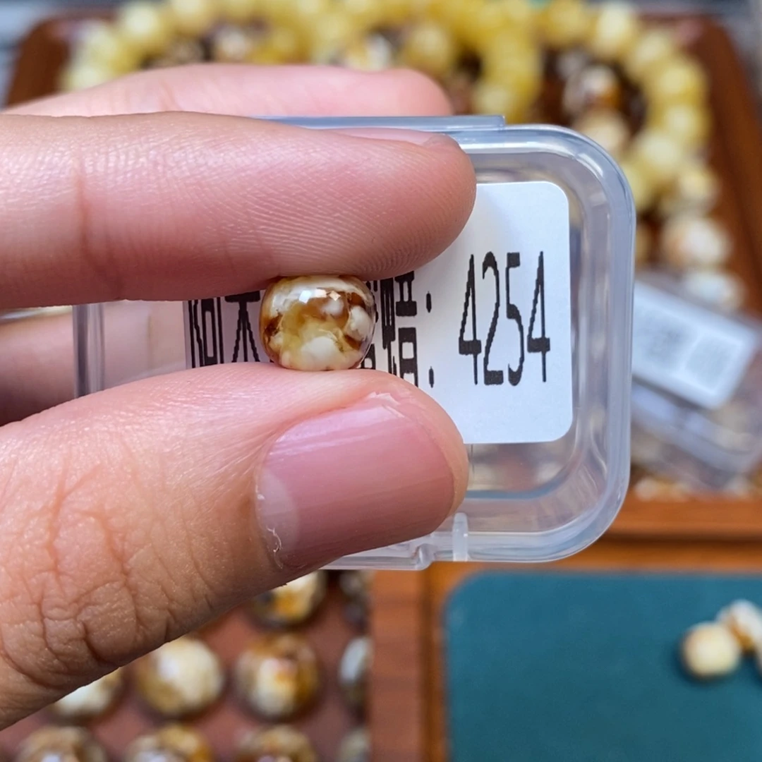 把件猴头核桃沁色圆珠老型4254