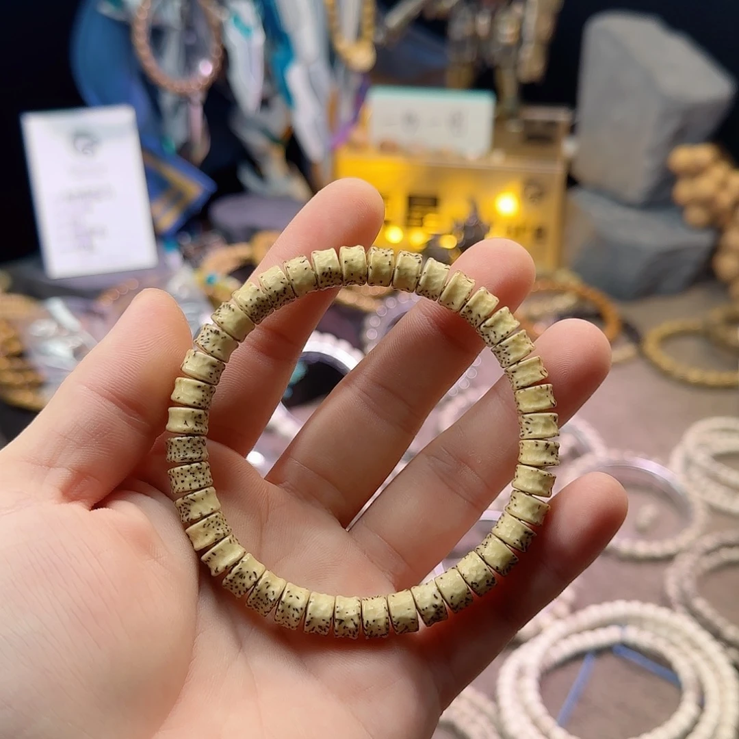 ﺭ***辰吊坠星月菩提8噶单圈