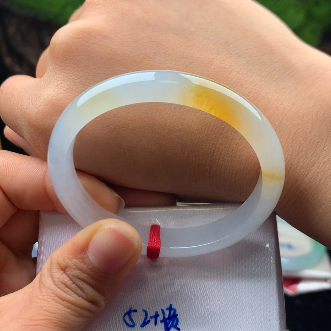 翡翠手镯未镶嵌手镯