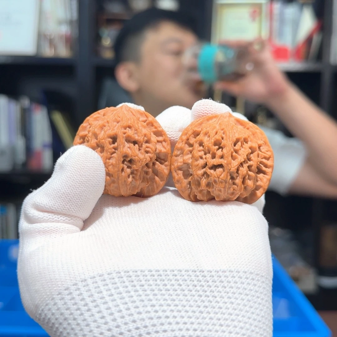 文玩核桃吊坠王***r十级礼物