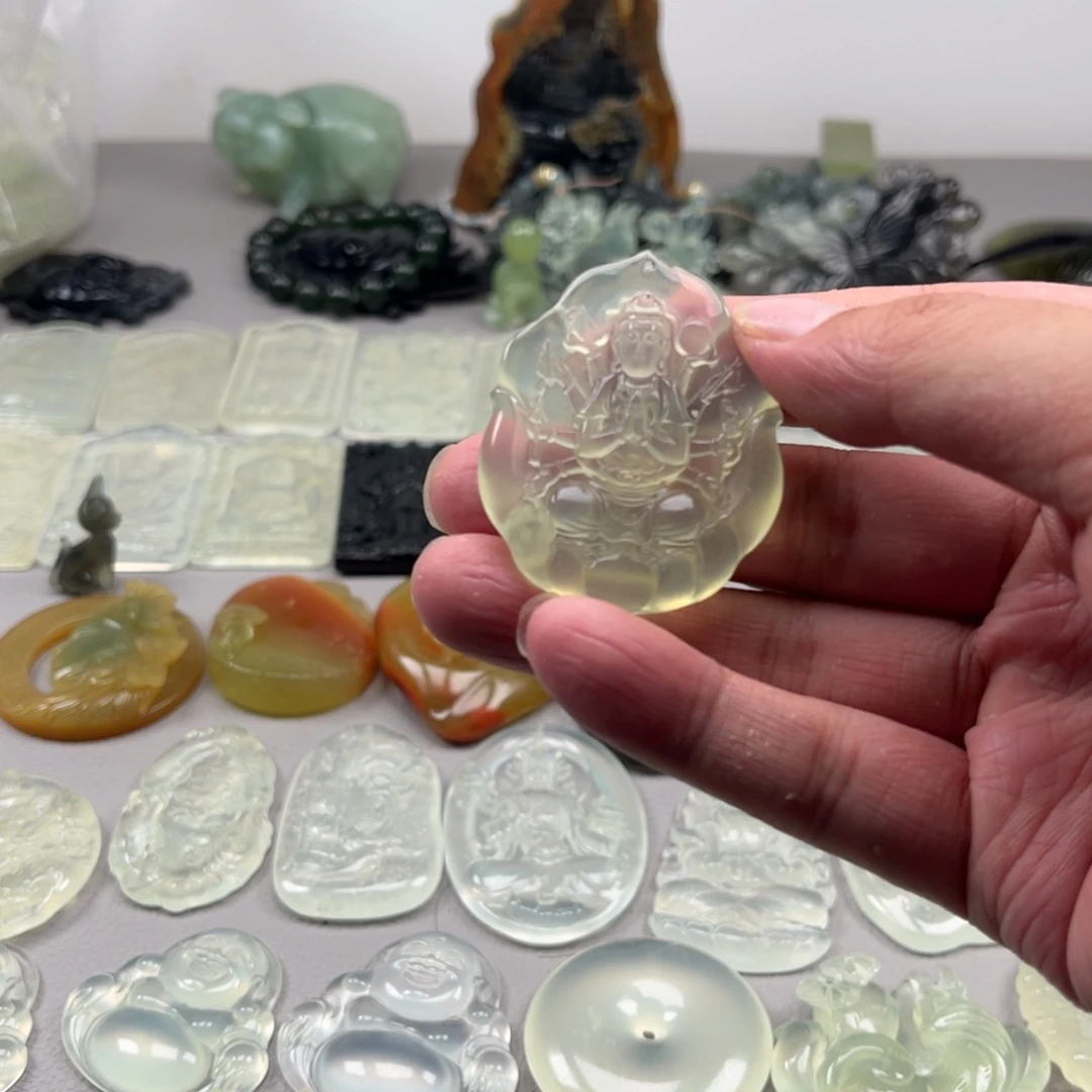 未镶嵌蛇纹石玉颈饰