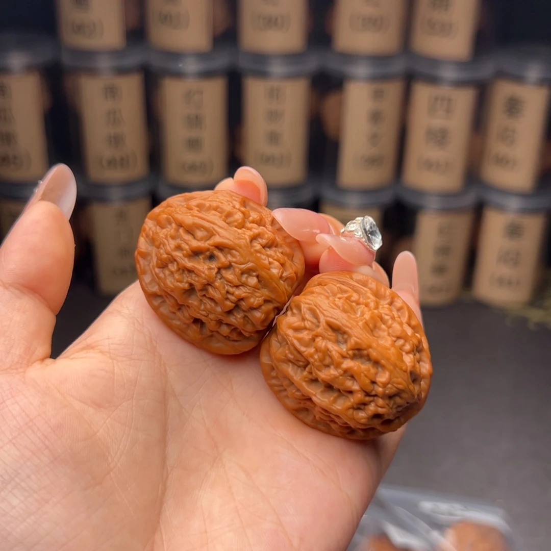 A***潘文玩核桃吊坠红锦鲤