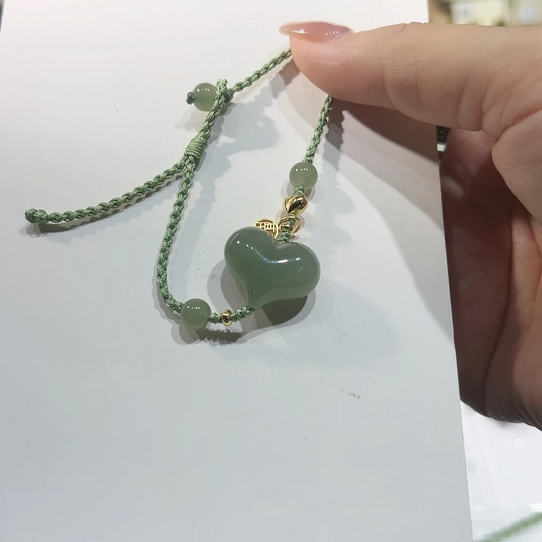 颈饰银S925镶嵌和田玉是****呀