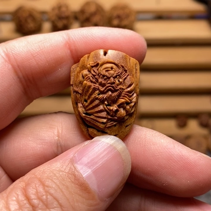 桃核雕刻钟馗三通