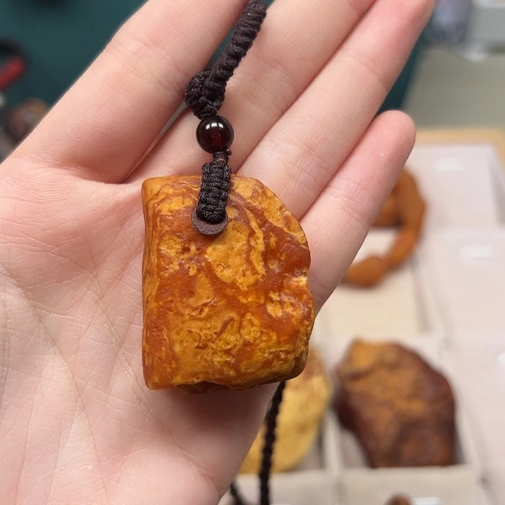 琥珀珠宝奇石未镶嵌