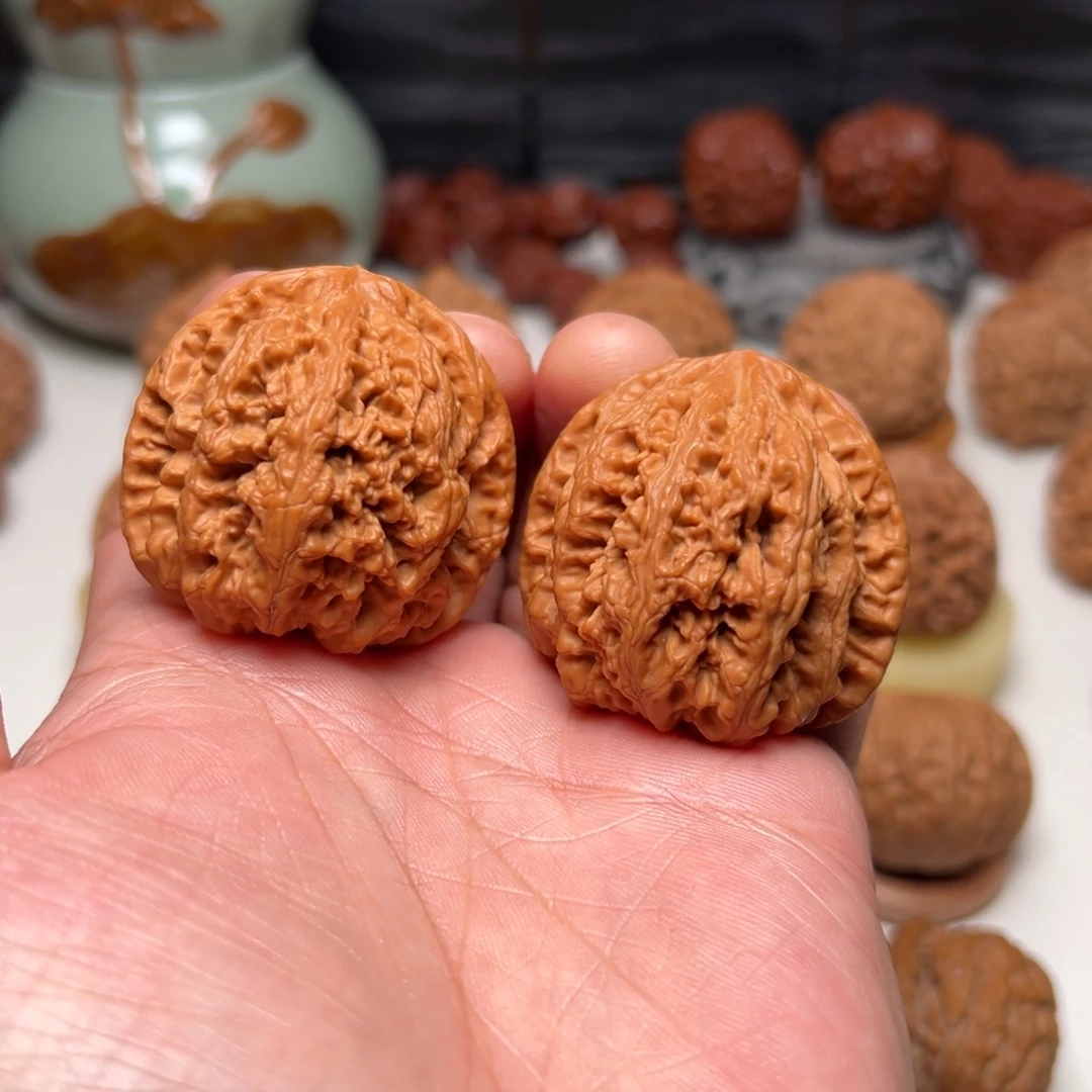 文玩核桃把件迎新价42粗筋有修