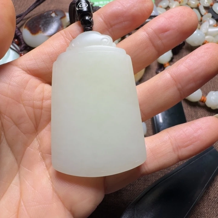 用***3和田玉未镶嵌颈饰