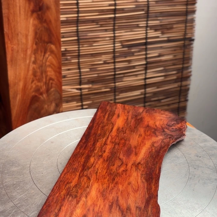 一***人大叶紫檀（黑酸枝木类）