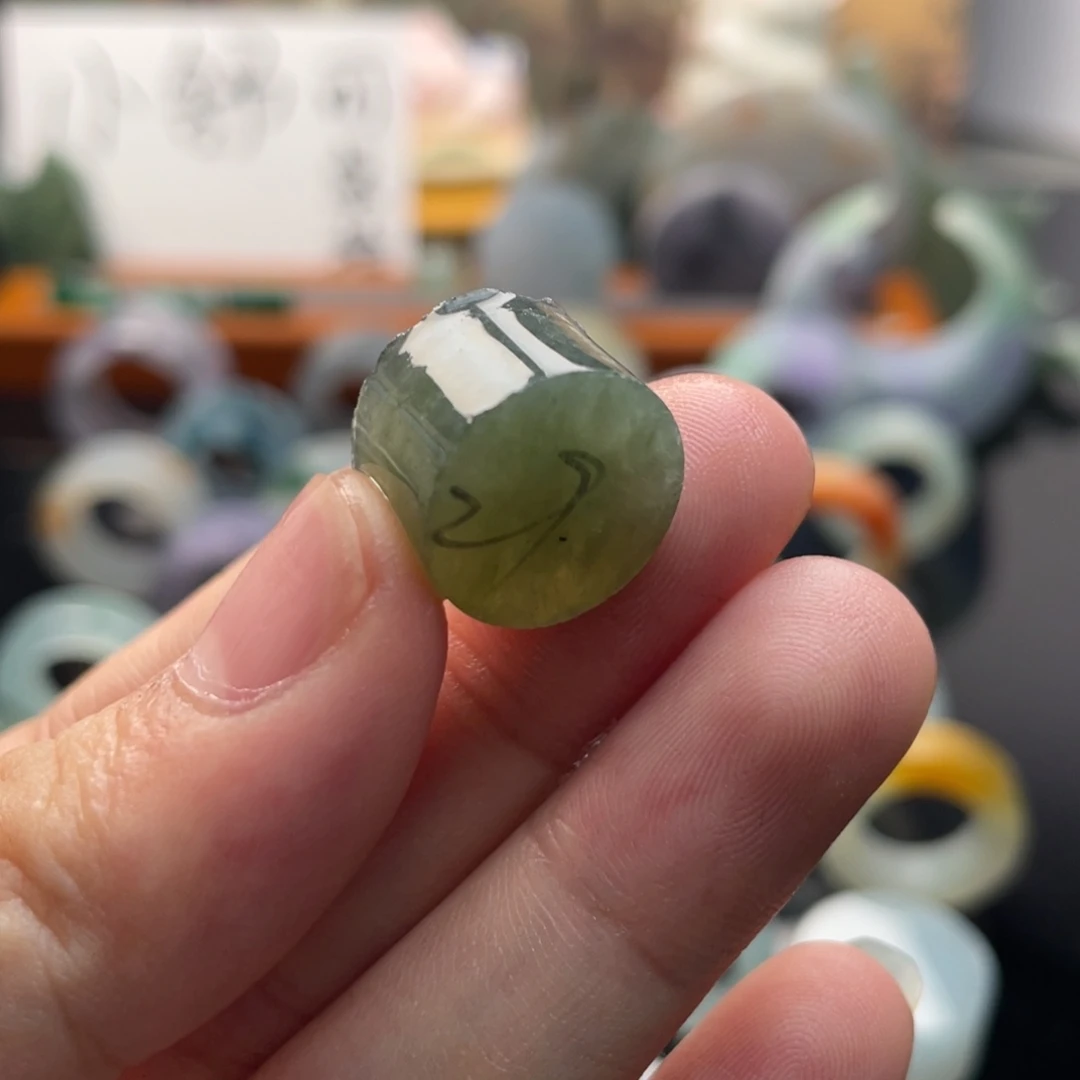 定制翡翠未镶嵌  冰绿豆沙戒心