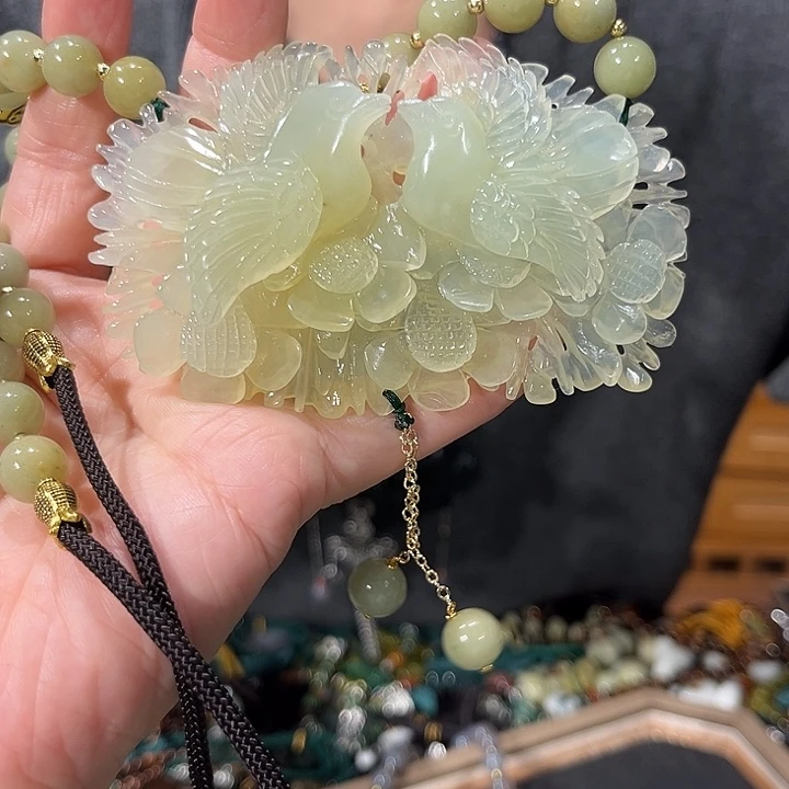 未镶嵌岫玉毛衣链