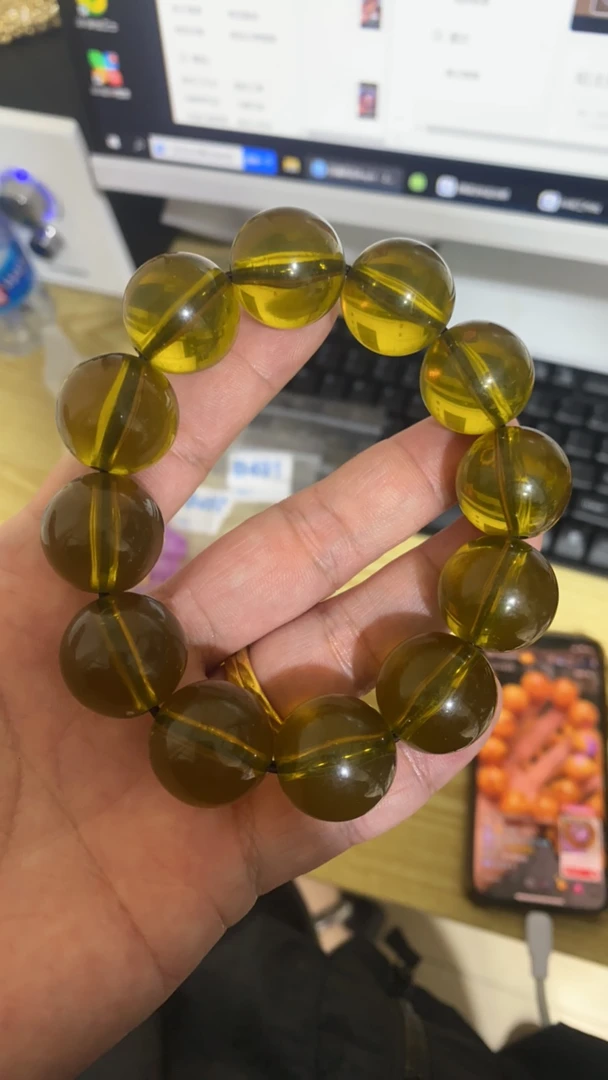 B494   20 蓝珀手串