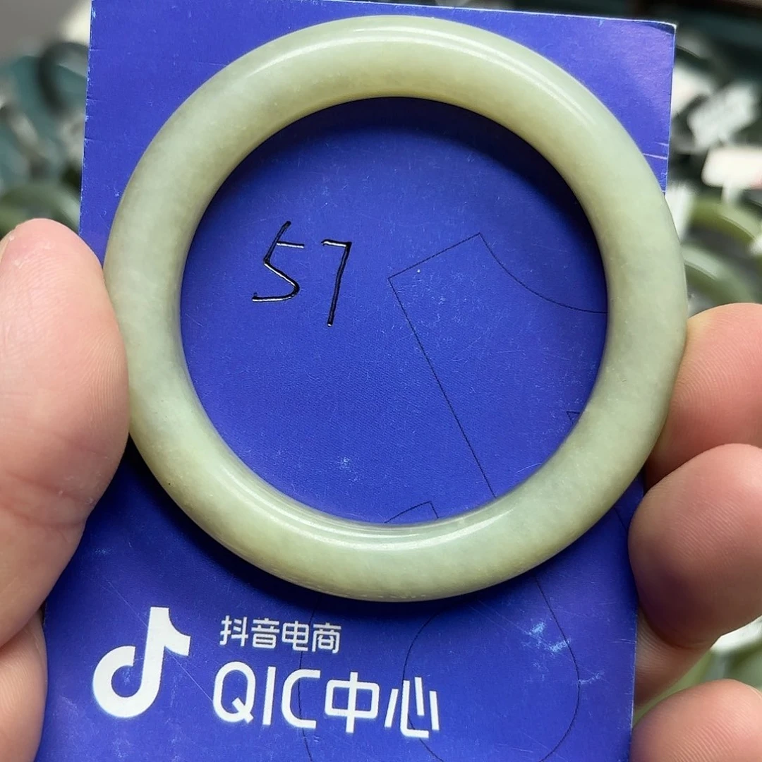 未镶嵌手镯和田玉（糖玉）