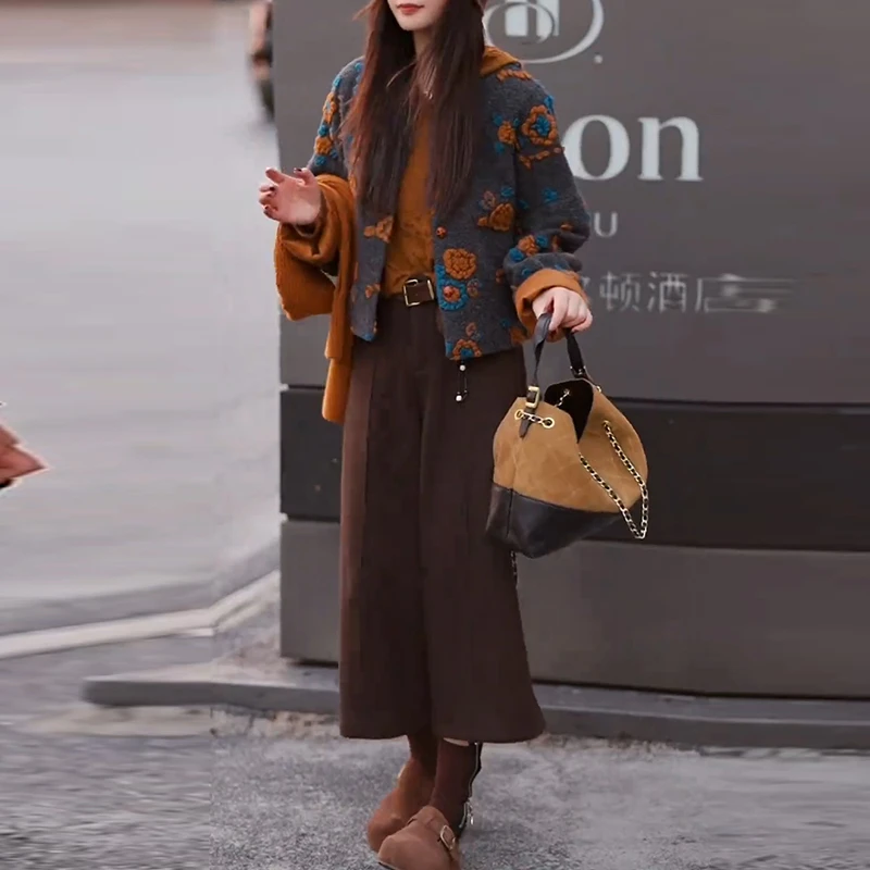 秋冬新款拼接蕾丝衫单排扣立体花朵小香风短外套高腰休闲裤三件套