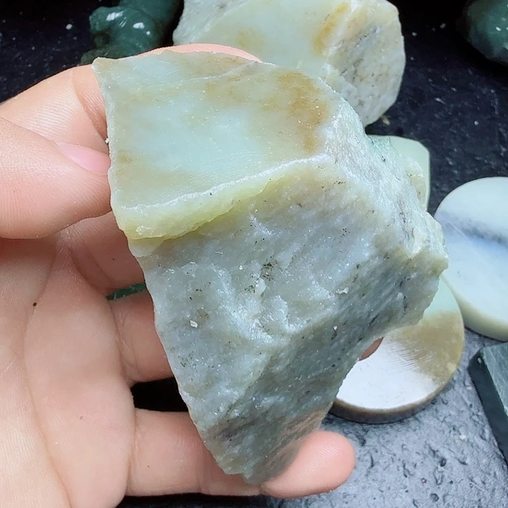 未镶嵌和田玉（糖玉）珠宝奇石