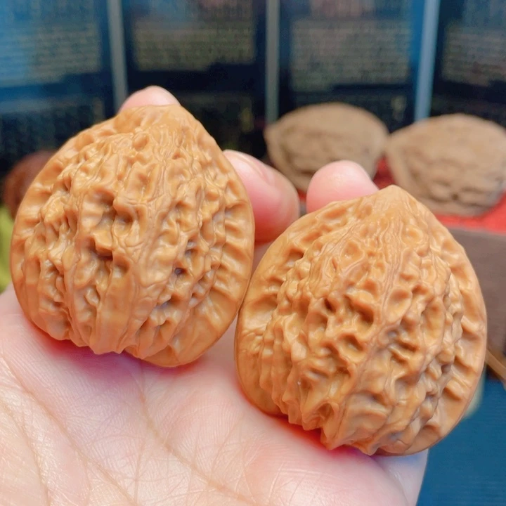 文玩核桃吊坠39原桩金牛