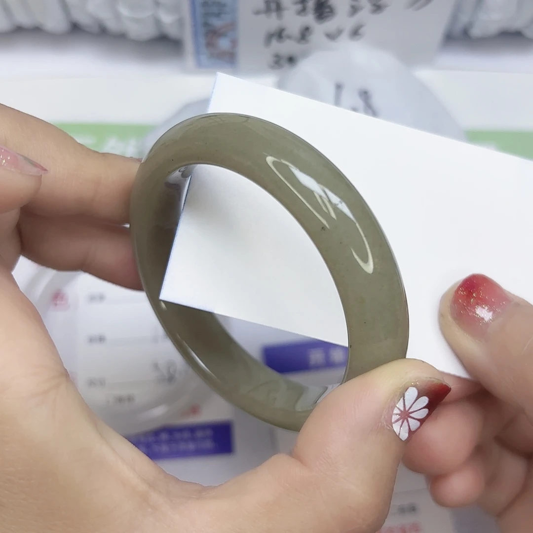 石英质玉未镶嵌手镯8/54