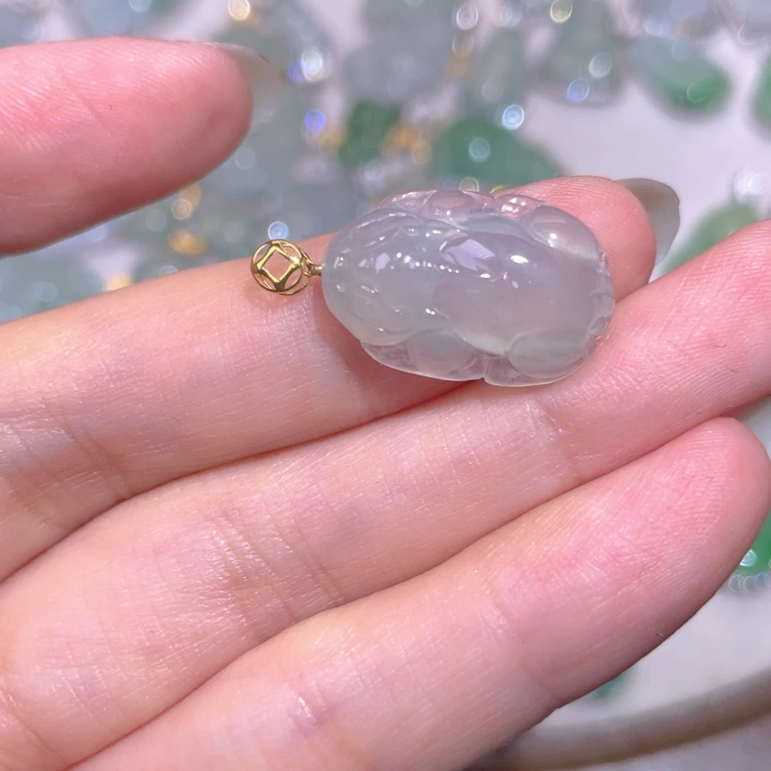 翡翠18K金镶嵌颈饰翡翠