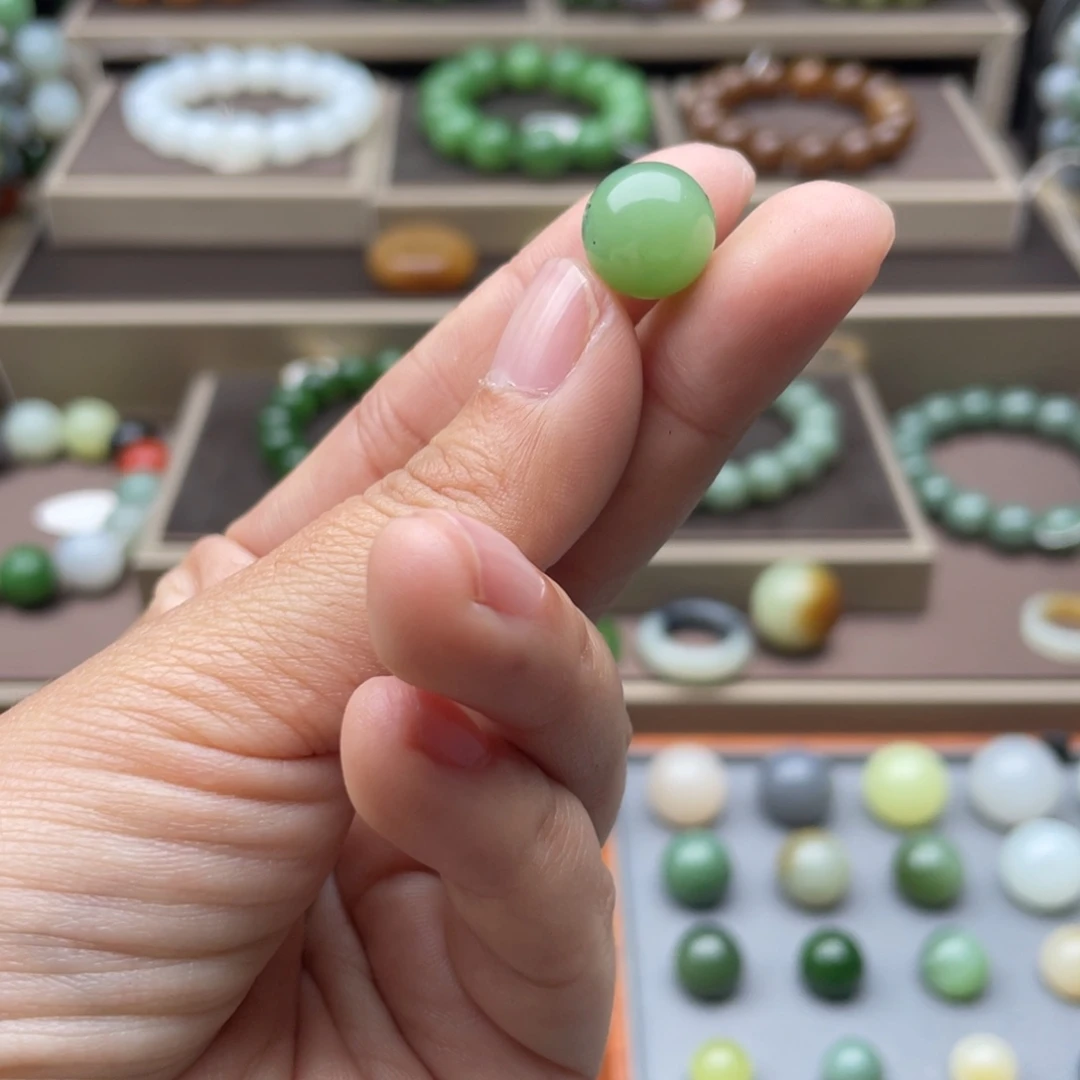 招***金和田玉未镶嵌手链