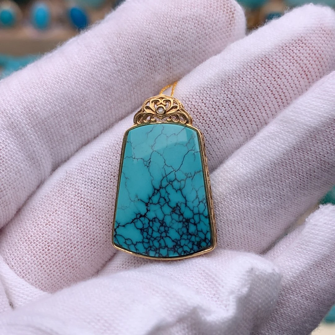 绿松石18K金镶嵌珠宝奇石