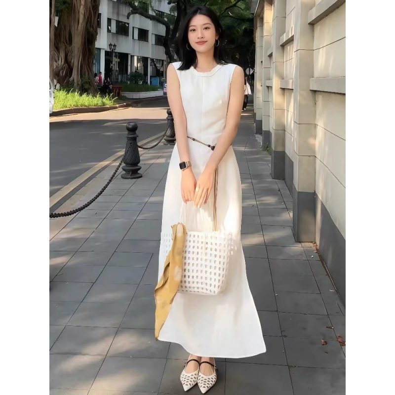 法式极简无袖白色连衣裙女2025夏季新款高级感收腰显瘦背心长裙子