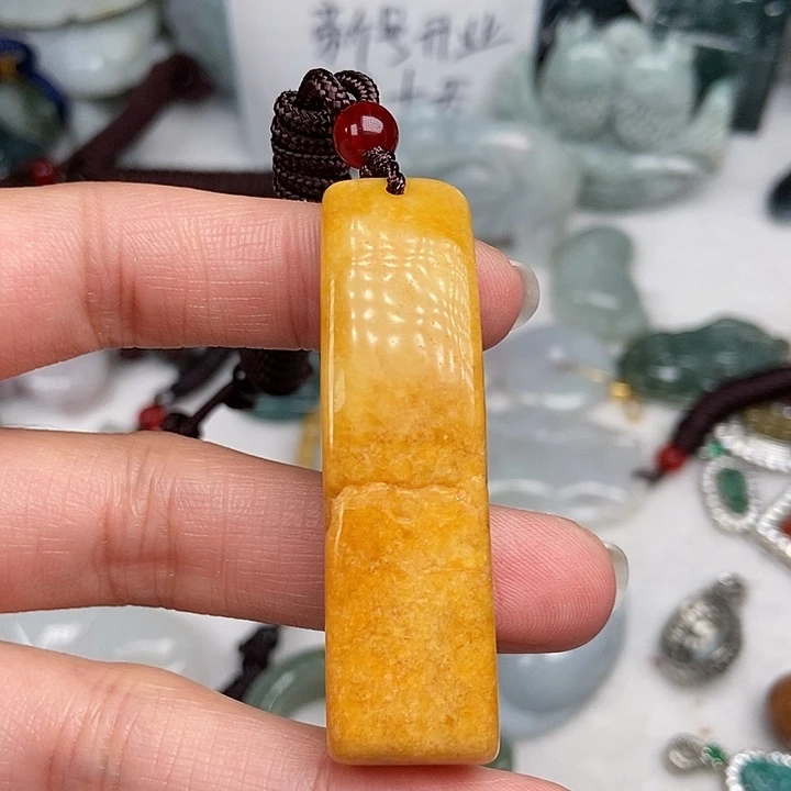 颈饰未镶嵌翡翠龙*翡翠