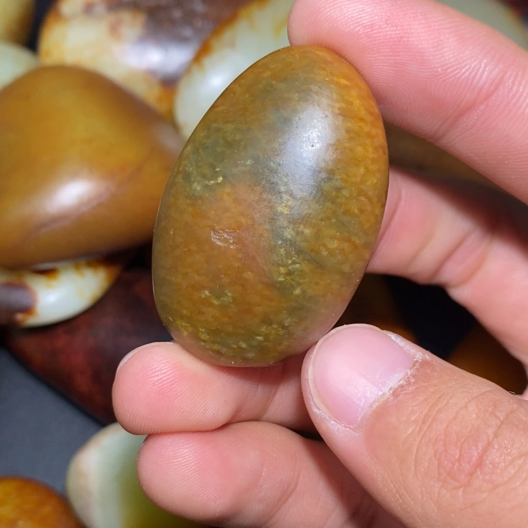 和田玉未镶嵌珠宝奇石