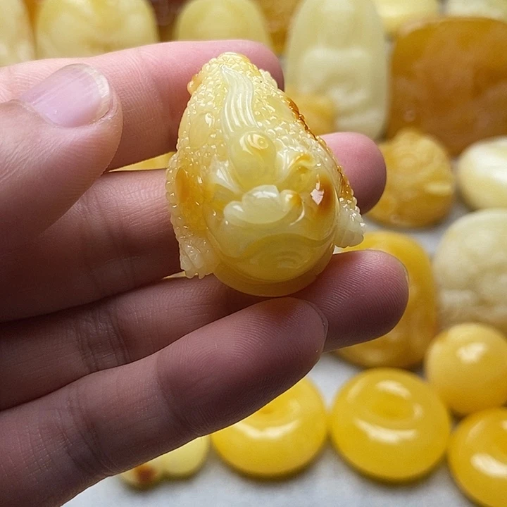 琥珀颈饰未镶嵌琥珀蜜蜡吊坠