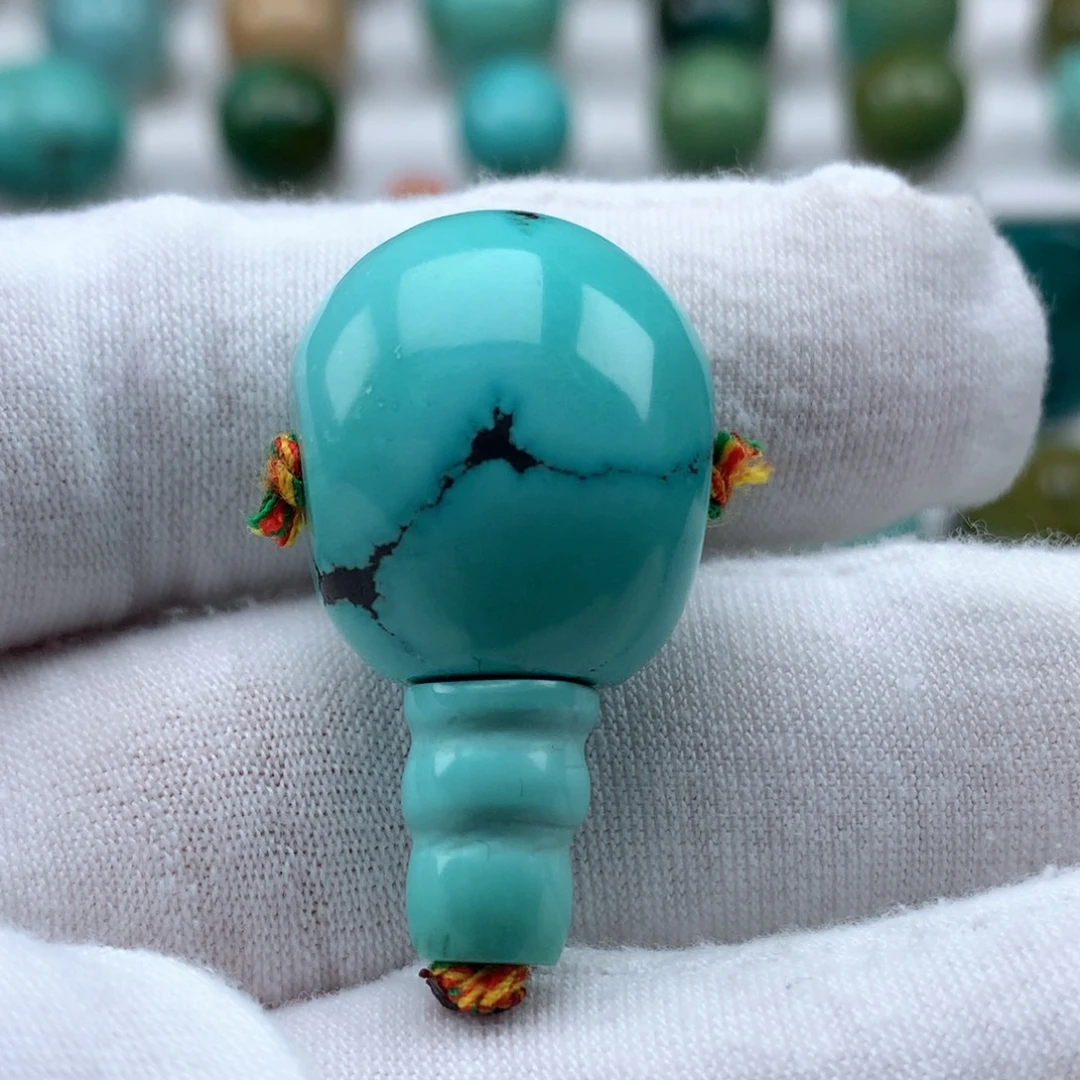 绿松石未镶嵌颈饰