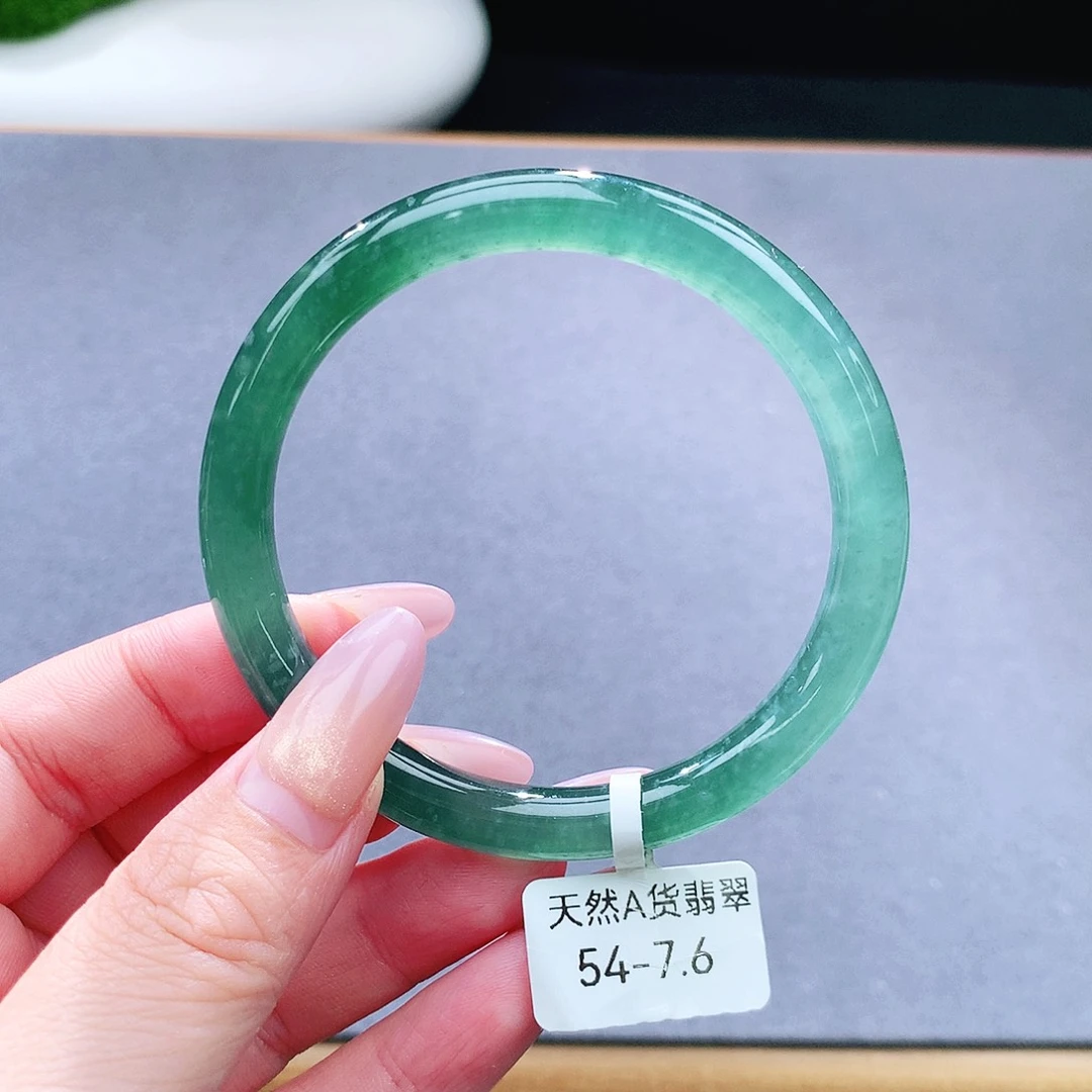 未镶嵌手镯（圆镯）翡翠