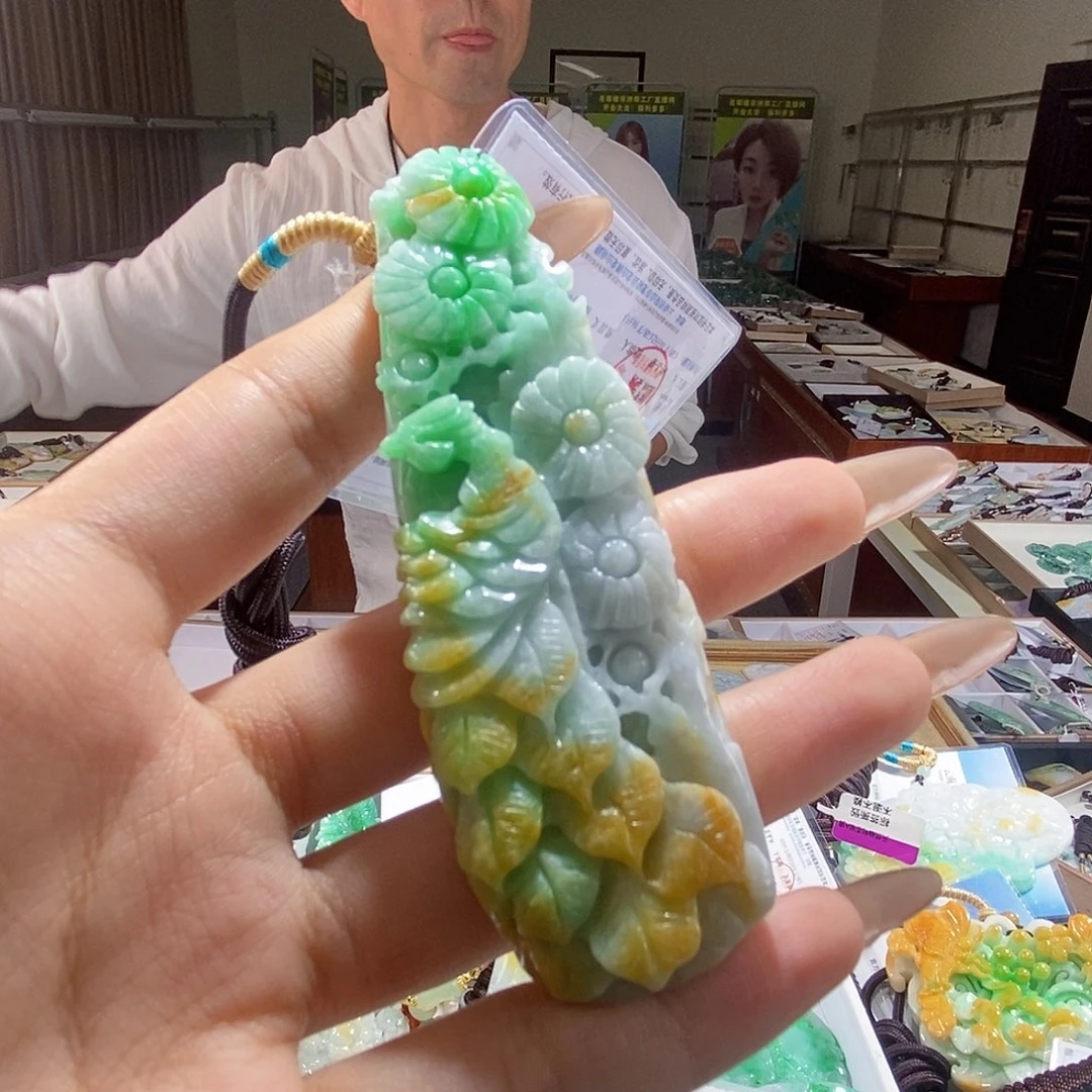 翡翠未镶嵌颈饰翡翠