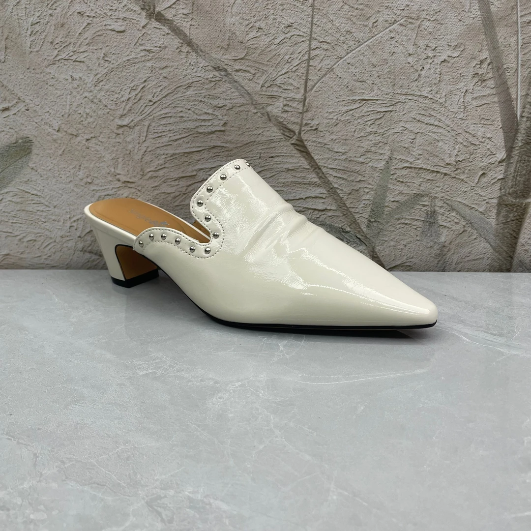 拖鞋女 (牛皮)12508（孤品）c区37/40码