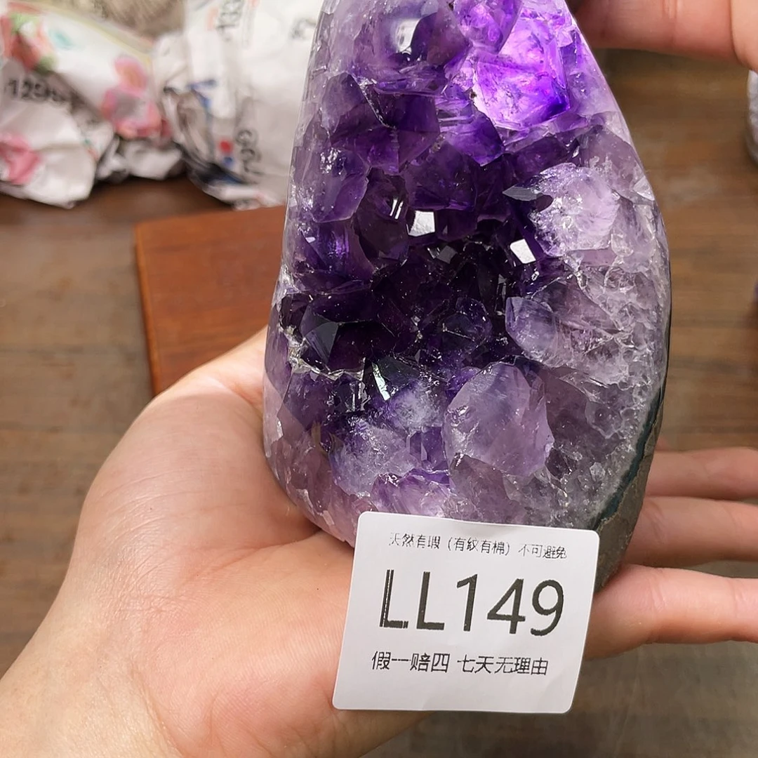 未镶嵌水晶大型摆件（非配饰）