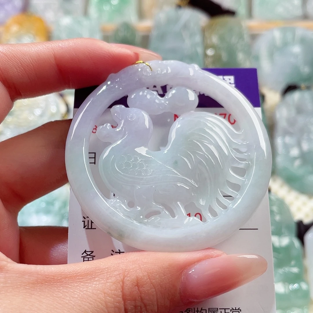 翡翠未镶嵌颈饰鸡