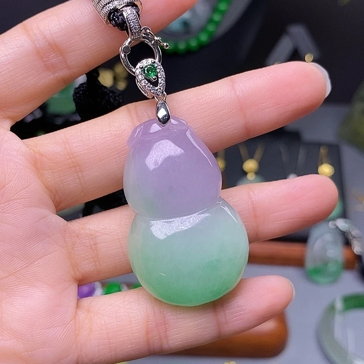 吊坠(赠链)未镶嵌翡翠