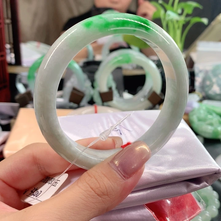 翡翠未镶嵌手镯57圈口