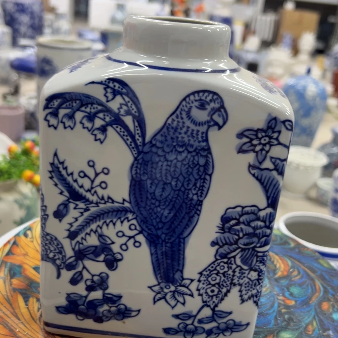 微瑕青花瓷器值得厚爱