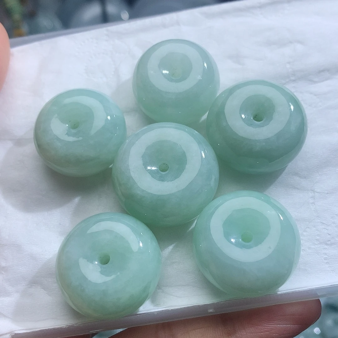 翡翠未镶嵌颈饰，多样性发其一！