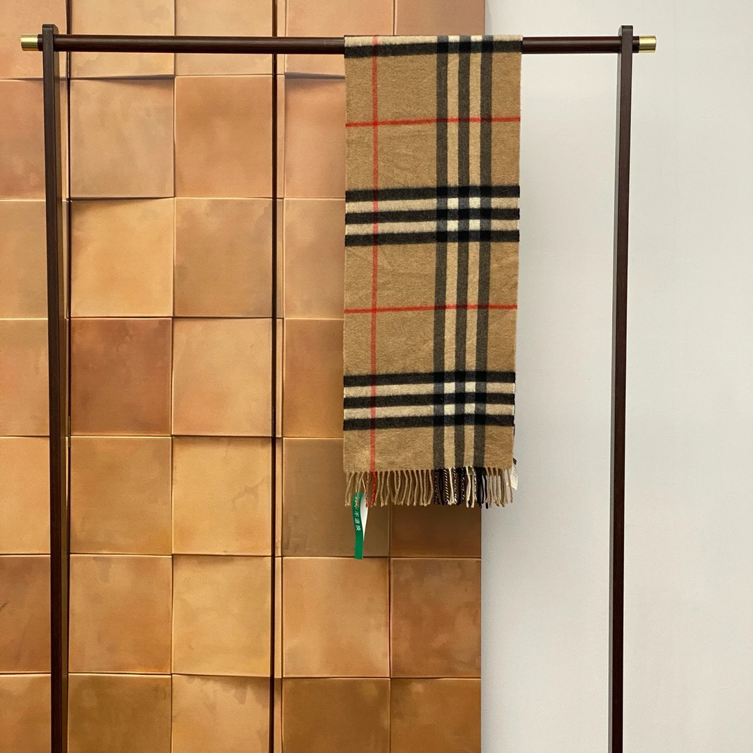 99新 BURBERRY/博柏利 卡其色双面格纹流苏围巾/168×30cm/30841