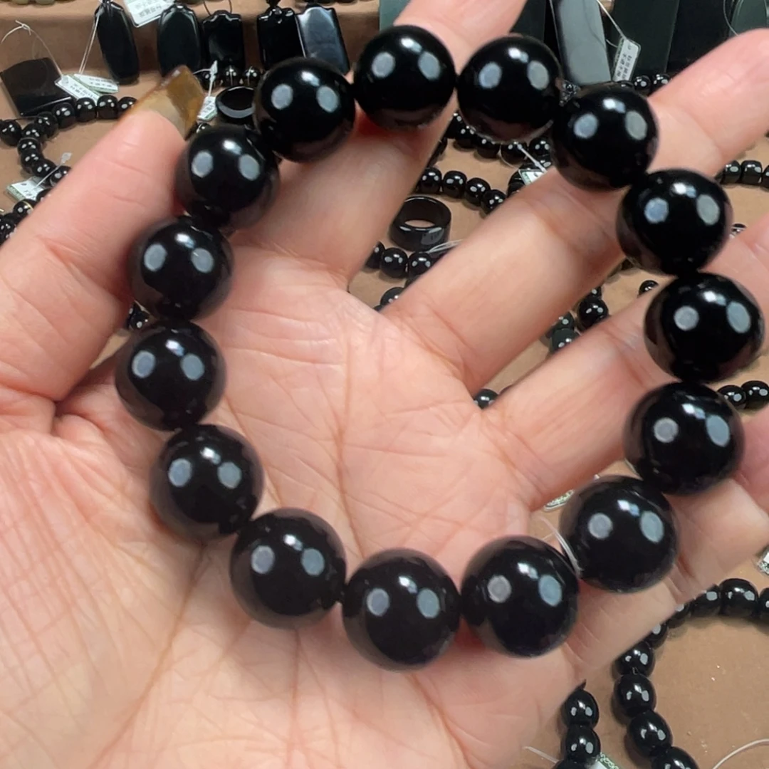 行***者和田玉未镶嵌手串