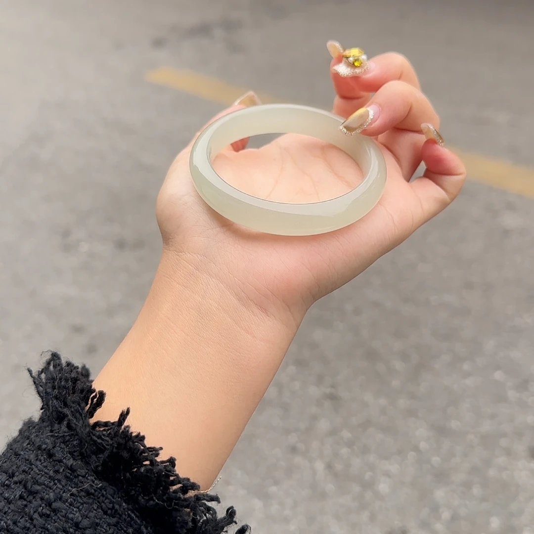 东陵石未镶嵌手镯