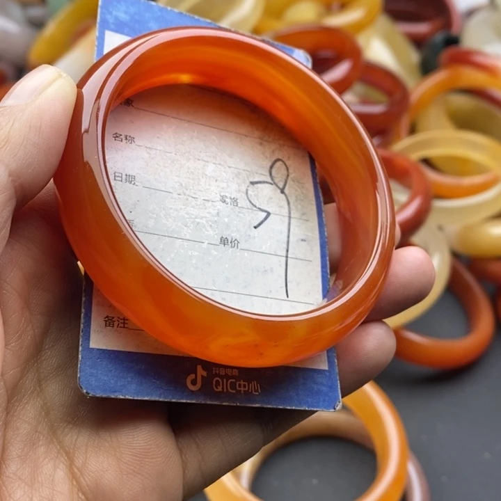 未镶嵌手镯石英质玉