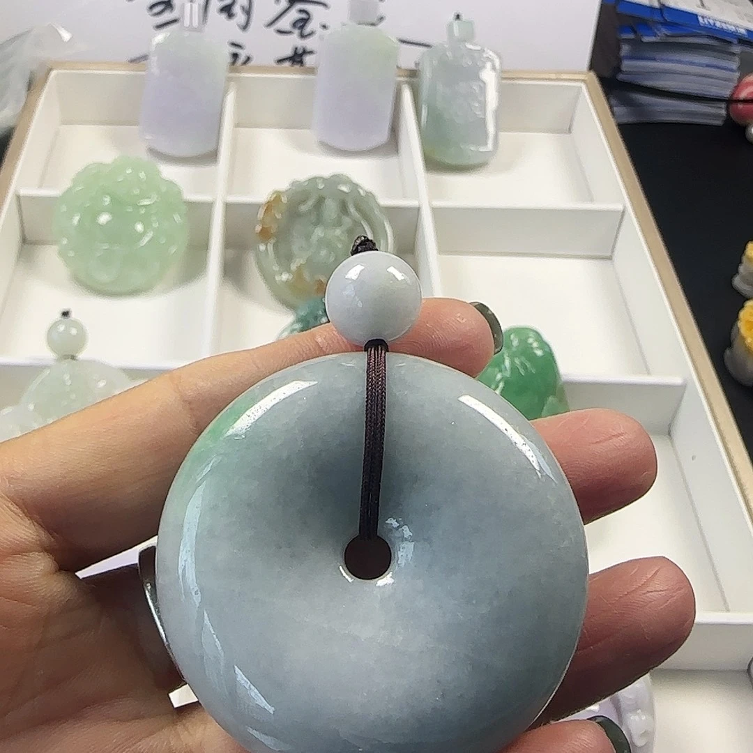颈饰未镶嵌翡翠，，
