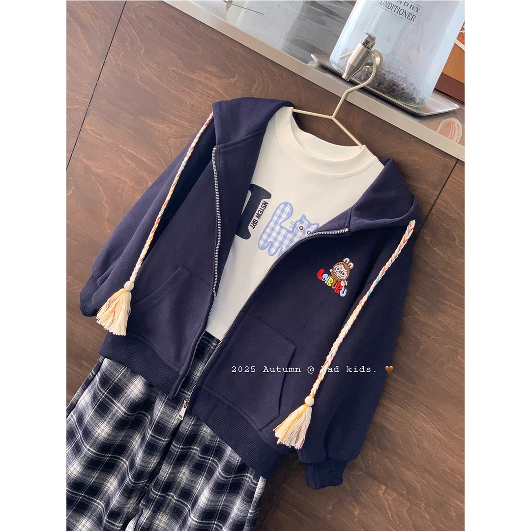 V5144-后背卡通卫衣+V5134-猫咪贴布绣花T+V5125-磨毛格子裤