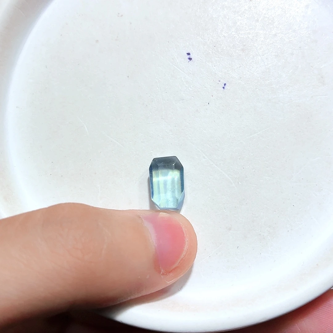 水晶未镶嵌珠宝半成品海蓝宝打孔不退换